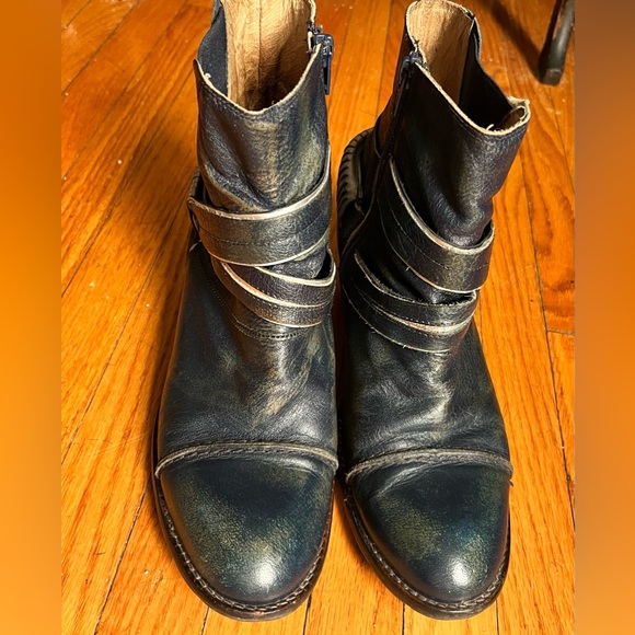 Dkode Navy/Teal Leather Boots with Silver Accents - Picture 3 of 16